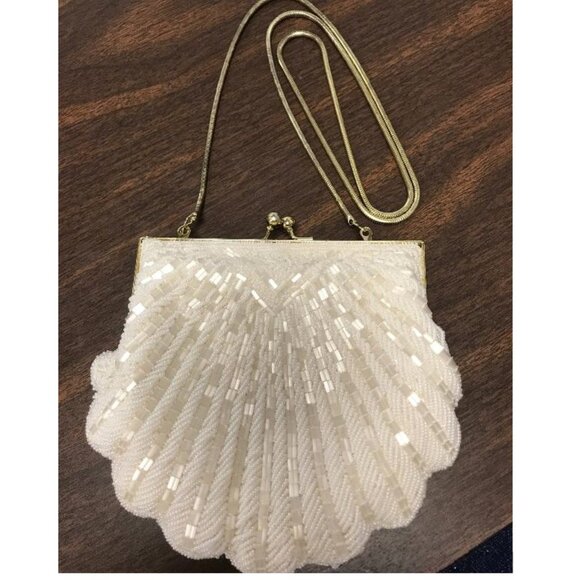 Vintage Handbags - VINTAGE Beaded Clamshell Evening/Wedding Purse